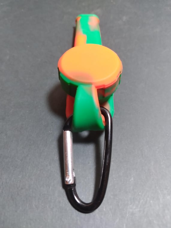 PIPA SILICONA C/TAPA Y GANCHO NARANJO/VERDE